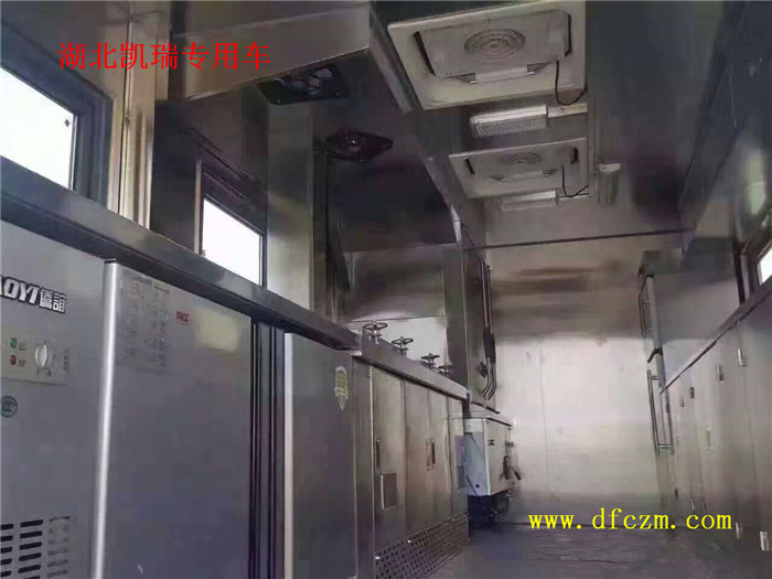 東風(fēng)六驅(qū)越野炊事車內(nèi)部工作臺(tái) 東風(fēng)六驅(qū)越野炊事車內(nèi)部工作臺(tái)