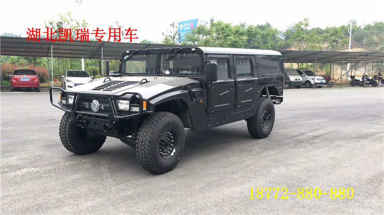 東風(fēng)猛士越野車側(cè)面 東風(fēng)猛士越野車側(cè)面