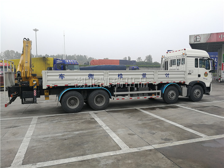 DWJ5310JJH5型計(jì)量檢衡車(右) DWJ5310JJH5型計(jì)量檢衡車(右)