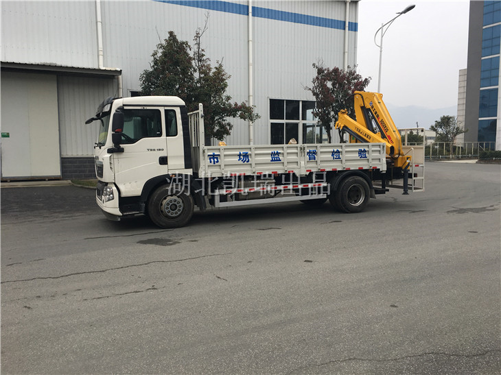 匯斯誠(chéng)牌DWJ5161JJH型計(jì)量檢衡車(左) 匯斯誠(chéng)牌DWJ5161JJH型計(jì)量檢衡車(左)