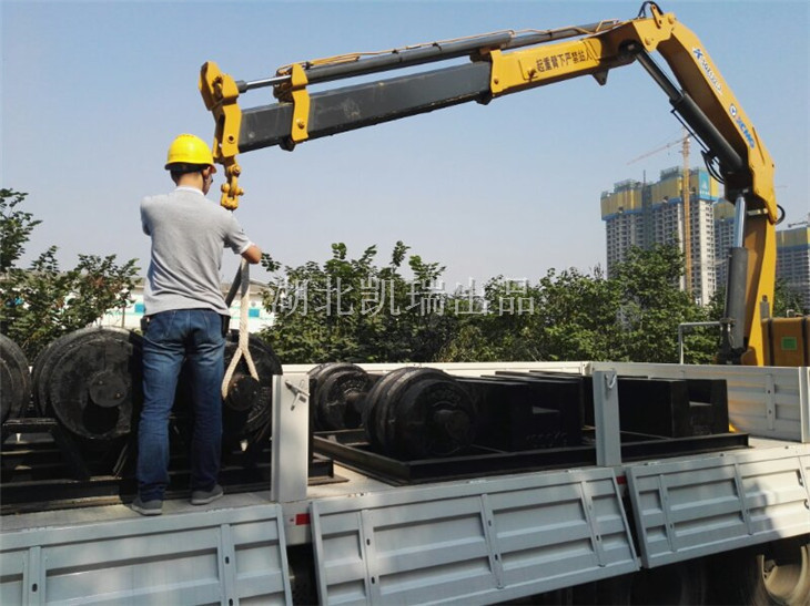 許昌市質(zhì)量監(jiān)督檢驗測試中心檢衡車吊裝砝碼 許昌市質(zhì)量監(jiān)督檢驗測試中心檢衡車吊裝砝碼