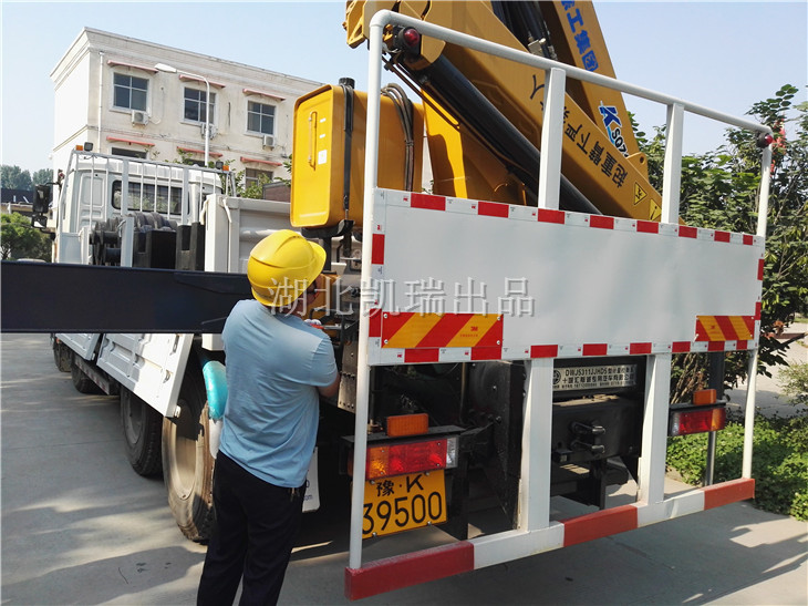 許昌市質(zhì)量監(jiān)督檢驗測試中心檢衡車掛牌 許昌市質(zhì)量監(jiān)督檢驗測試中心檢衡車掛牌