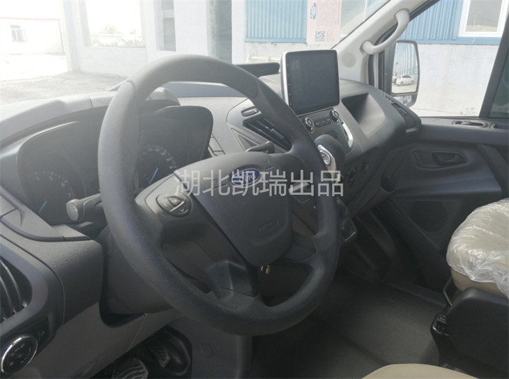 全順燃油加油機(jī)檢定車駕駛艙2 全順燃油加油機(jī)檢定車駕駛艙2